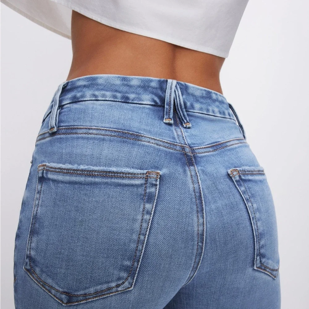 Good American Good Legs Cropped Mini Boot Jeans - Picture 8 of 9
